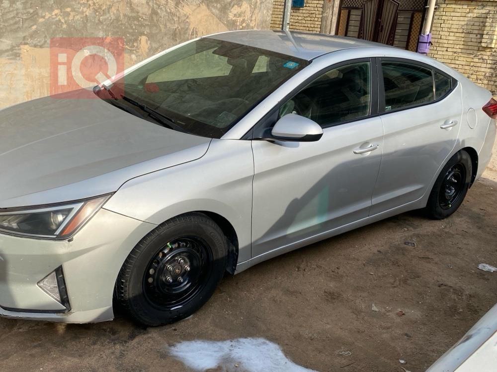 هیوندای ئەلەنترا